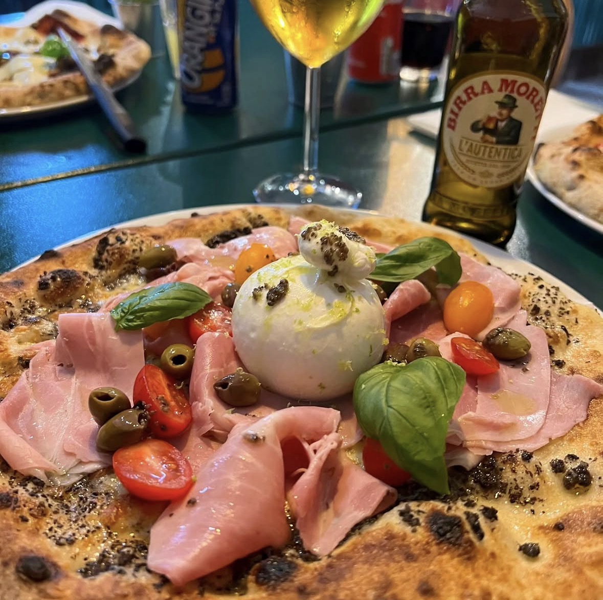 Pizza généreuse